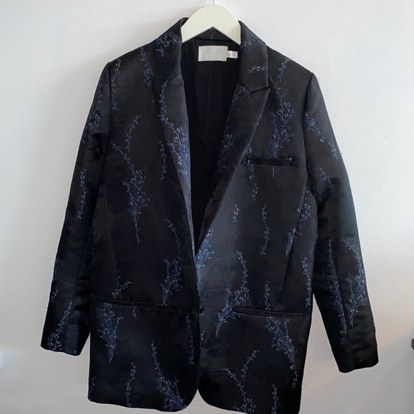 Oversized Single Breast Blazer size small - Picture 4 of 13